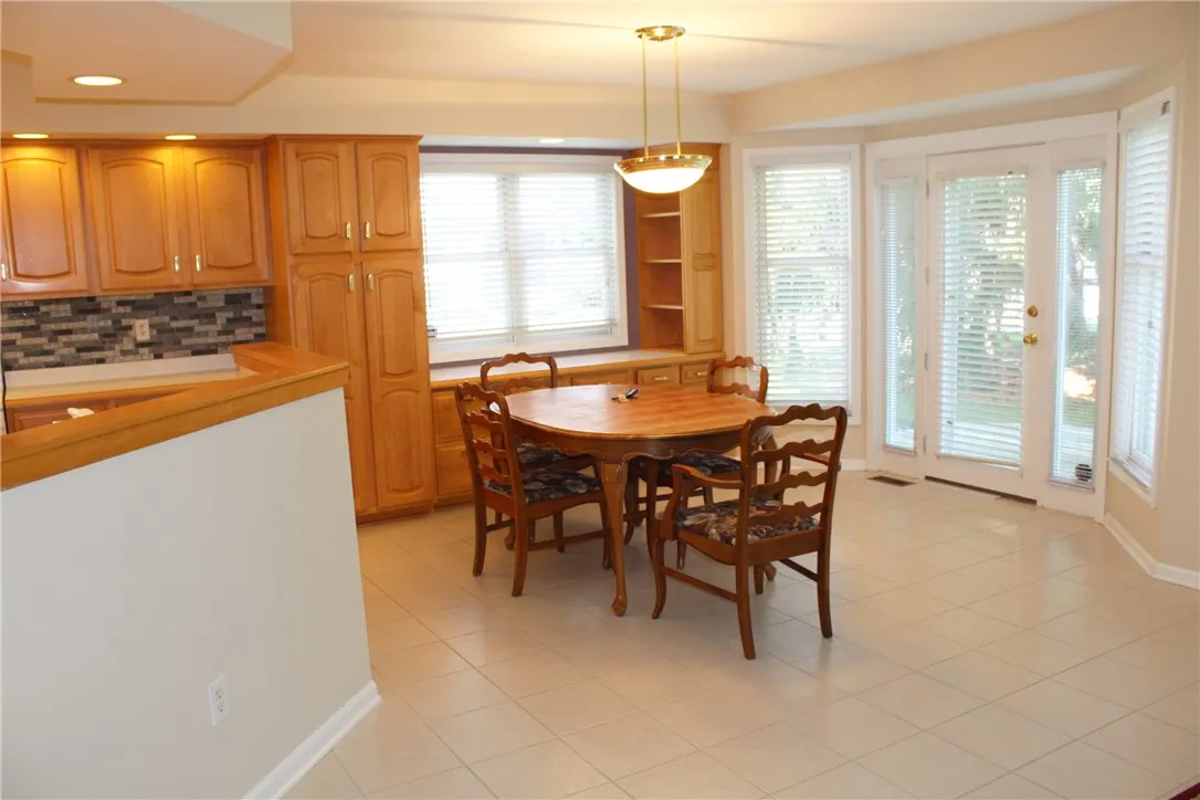 121 Brittany Circle, Brighton, New York 14618, Brighton, New York 14618, 3 Bedrooms Bedrooms, 6 Rooms Rooms,2 BathroomsBathrooms,Residential Lease,Closed,121 Brittany Circle, Brighton, New York 14618,0,R1654396