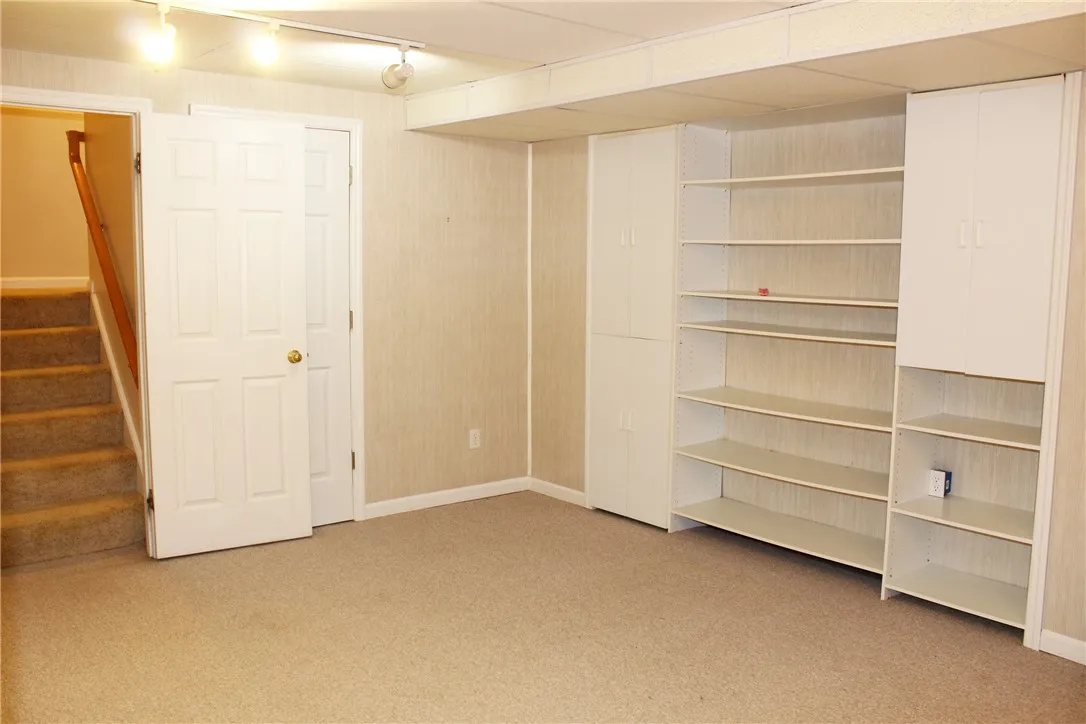 121 Brittany Circle, Brighton, New York 14618, Brighton, New York 14618, 3 Bedrooms Bedrooms, 6 Rooms Rooms,2 BathroomsBathrooms,Residential Lease,Closed,121 Brittany Circle, Brighton, New York 14618,0,R1654396