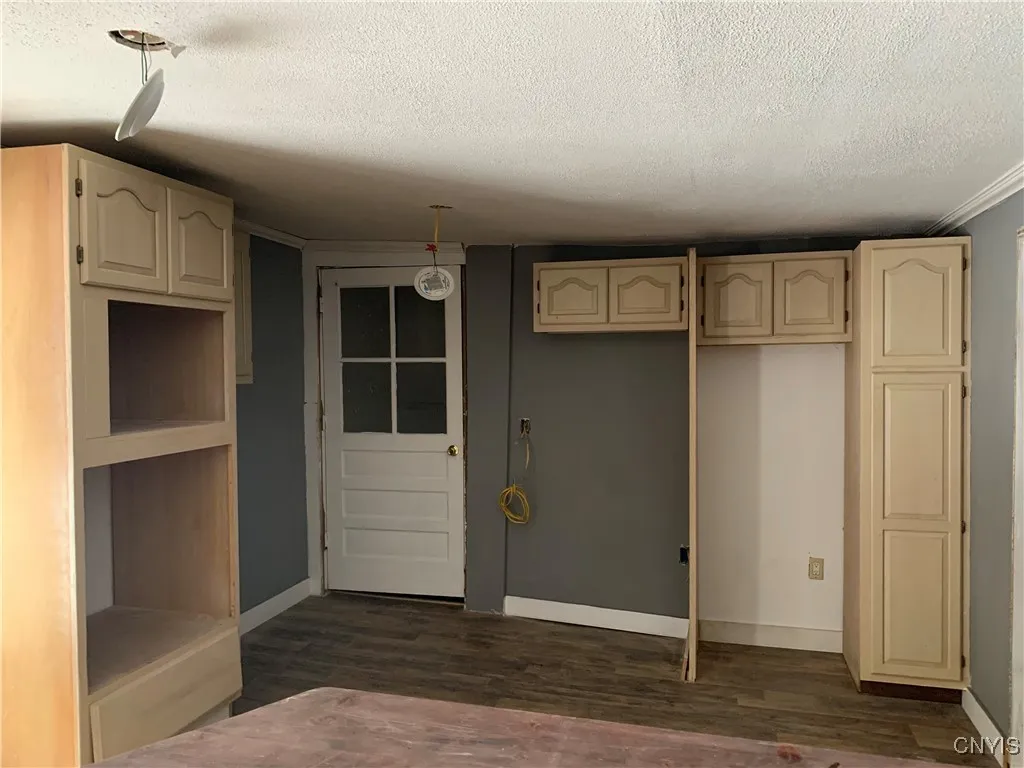 9141 Main Street, Annsville, New York 13471, Annsville, New York 13471, 6 Bedroom Bedrooms, 10 Room Rooms,2 BathroomBathrooms,Residential,For Sale,9141 Main Street, Annsville, New York 13471,0,S1654336