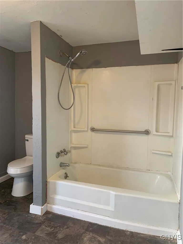 9141 Main Street, Annsville, New York 13471, Annsville, New York 13471, 6 Bedroom Bedrooms, 10 Room Rooms,2 BathroomBathrooms,Residential,For Sale,9141 Main Street, Annsville, New York 13471,0,S1654336