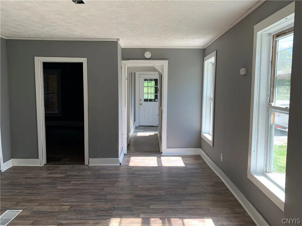 9141 Main Street, Annsville, New York 13471, Annsville, New York 13471, 6 Bedroom Bedrooms, 10 Room Rooms,2 BathroomBathrooms,Residential,For Sale,9141 Main Street, Annsville, New York 13471,0,S1654336