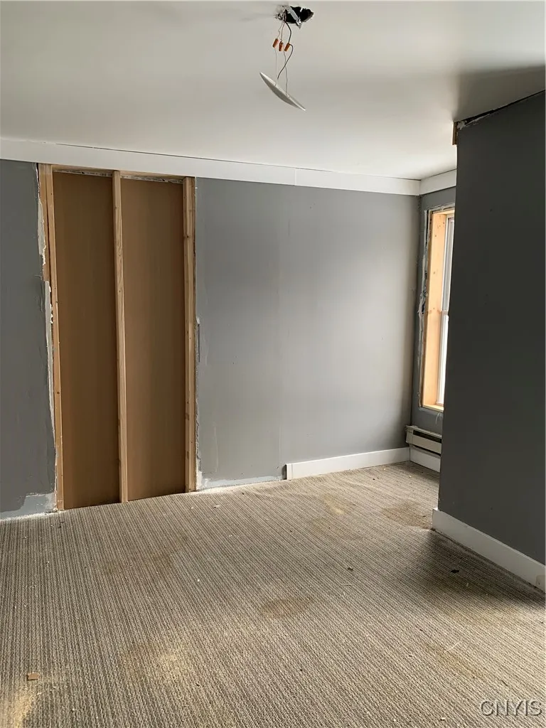 9141 Main Street, Annsville, New York 13471, Annsville, New York 13471, 6 Bedroom Bedrooms, 10 Room Rooms,2 BathroomBathrooms,Residential,For Sale,9141 Main Street, Annsville, New York 13471,0,S1654336