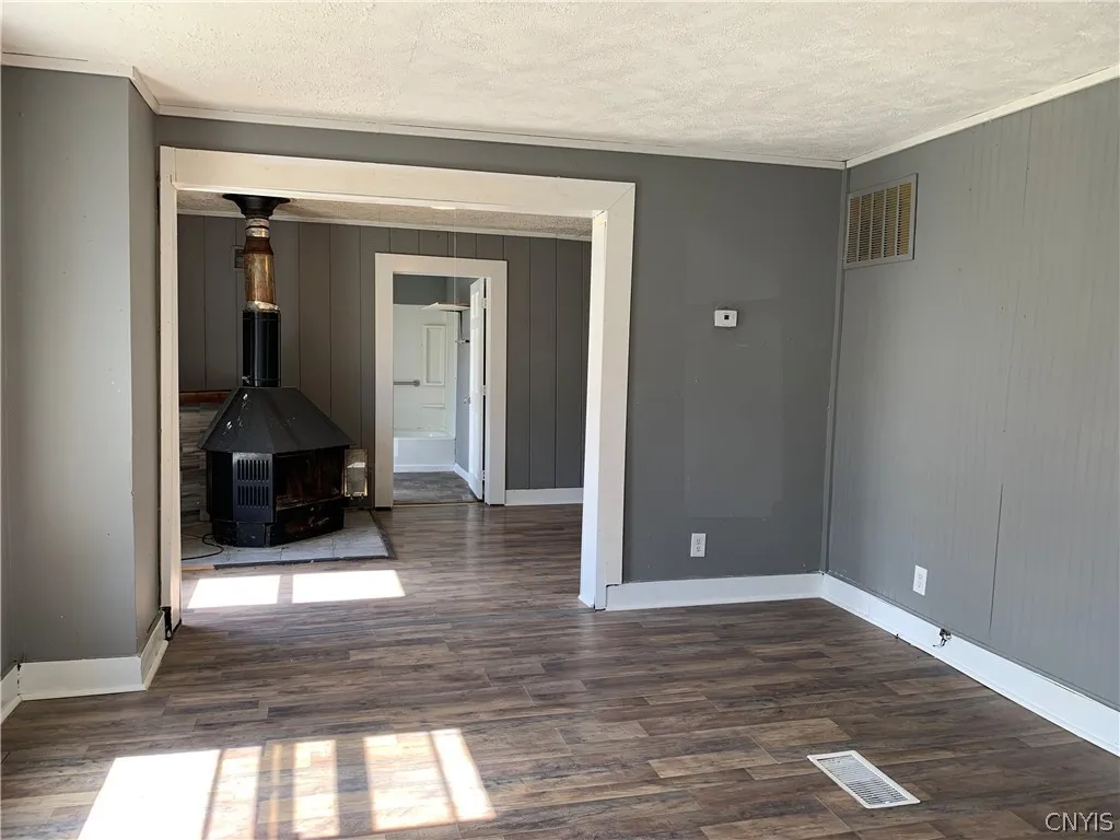 9141 Main Street, Annsville, New York 13471, Annsville, New York 13471, 6 Bedroom Bedrooms, 10 Room Rooms,2 BathroomBathrooms,Residential,For Sale,9141 Main Street, Annsville, New York 13471,0,S1654336
