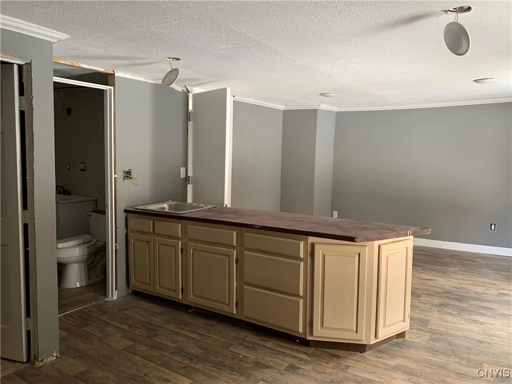 9141 Main Street, Annsville, New York 13471, Annsville, New York 13471, 6 Bedroom Bedrooms, 10 Room Rooms,2 BathroomBathrooms,Residential,For Sale,9141 Main Street, Annsville, New York 13471,0,S1654336