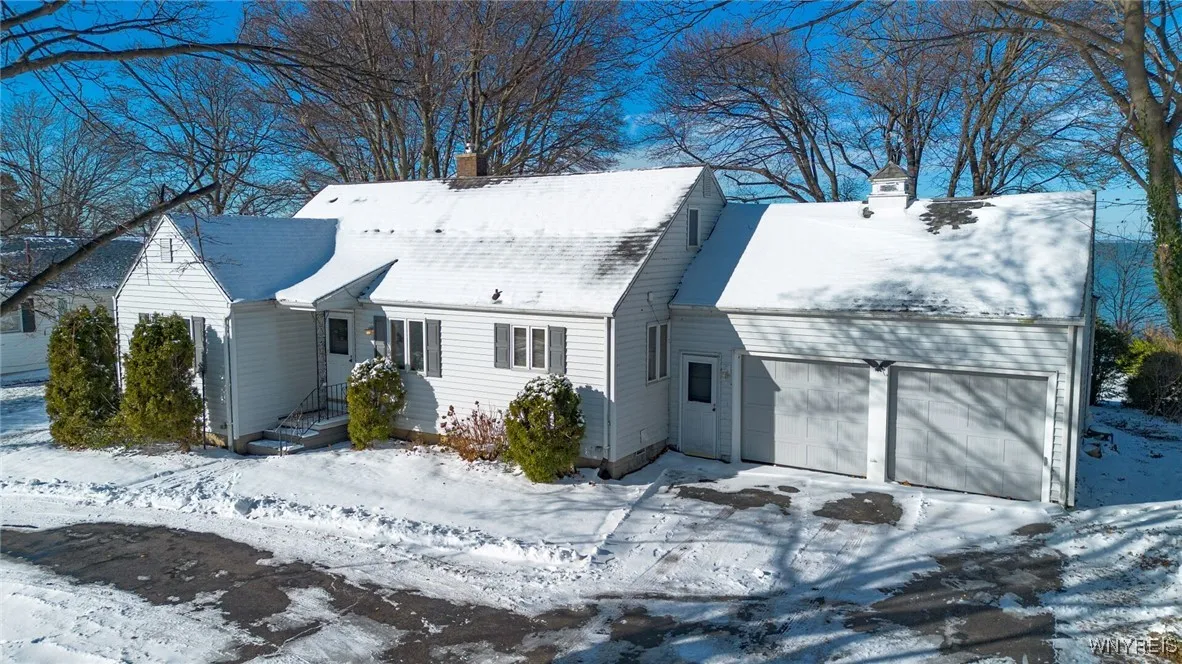 4560 Lake Shore Road, Hamburg, New York 14075, Hamburg, New York 14075, 3 Bedrooms Bedrooms, 7 Rooms Rooms,1 BathroomBathrooms,Residential,Closed,4560 Lake Shore Road, Hamburg, New York 14075,0,B1654550