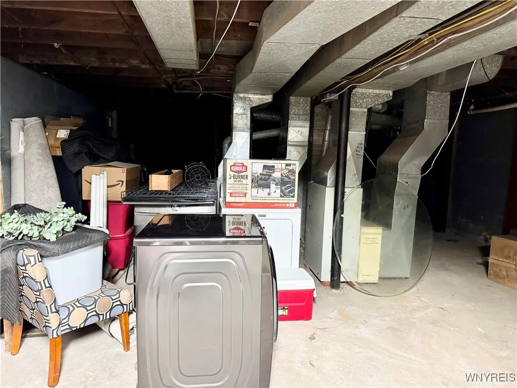 192 Victoria Boulevard, Tonawanda, New York 14217, Tonawanda, New York 14217, 7 Bedrooms Bedrooms, ,2 BathroomsBathrooms,Residential,Closed,192 Victoria Boulevard, Tonawanda, New York 14217,0,B1654407