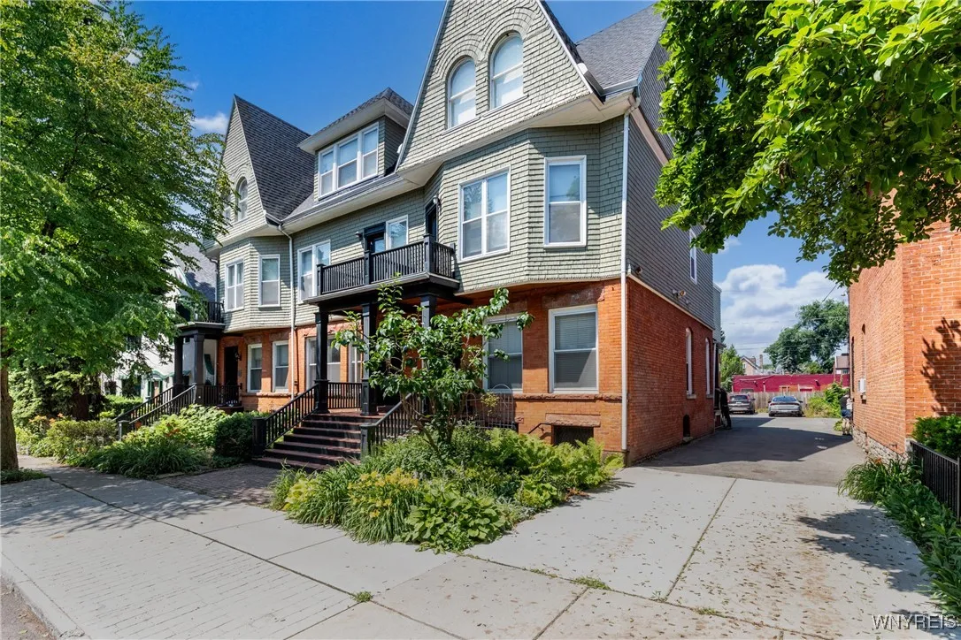 158-166 Park Street, Buffalo, New York 14201, Buffalo, New York 14201, 12 Bedrooms Bedrooms, ,Multi Family,Closed,158-166 Park Street, Buffalo, New York 14201,0,B1654662