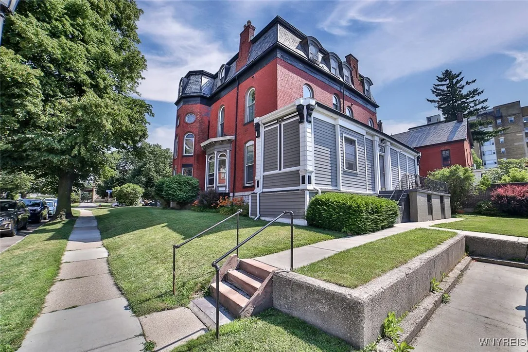 176 North Street, Buffalo, New York 14201, Buffalo, New York 14201, 11 Bedrooms Bedrooms, ,Multi Family,For Sale,176 North Street, Buffalo, New York 14201,0,B1654665