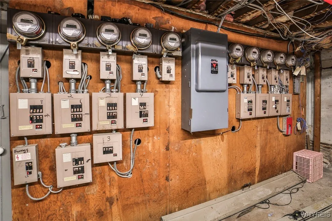 176 North Street, Buffalo, New York 14201, Buffalo, New York 14201, 11 Bedrooms Bedrooms, ,Multi Family,For Sale,176 North Street, Buffalo, New York 14201,0,B1654665