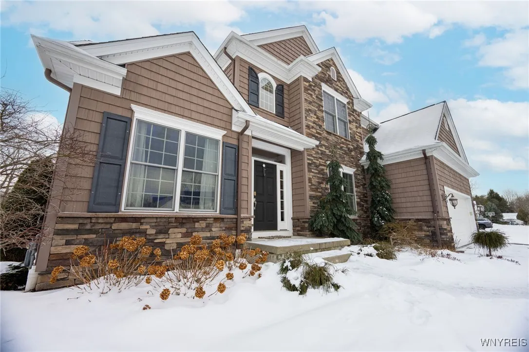 33 South Rockingham, Amherst, New York 14228, Amherst, New York 14228, 4 Bedrooms Bedrooms, 8 Rooms Rooms,3 BathroomsBathrooms,Residential,For Sale,33 South Rockingham, Amherst, New York 14228,0,B1654625