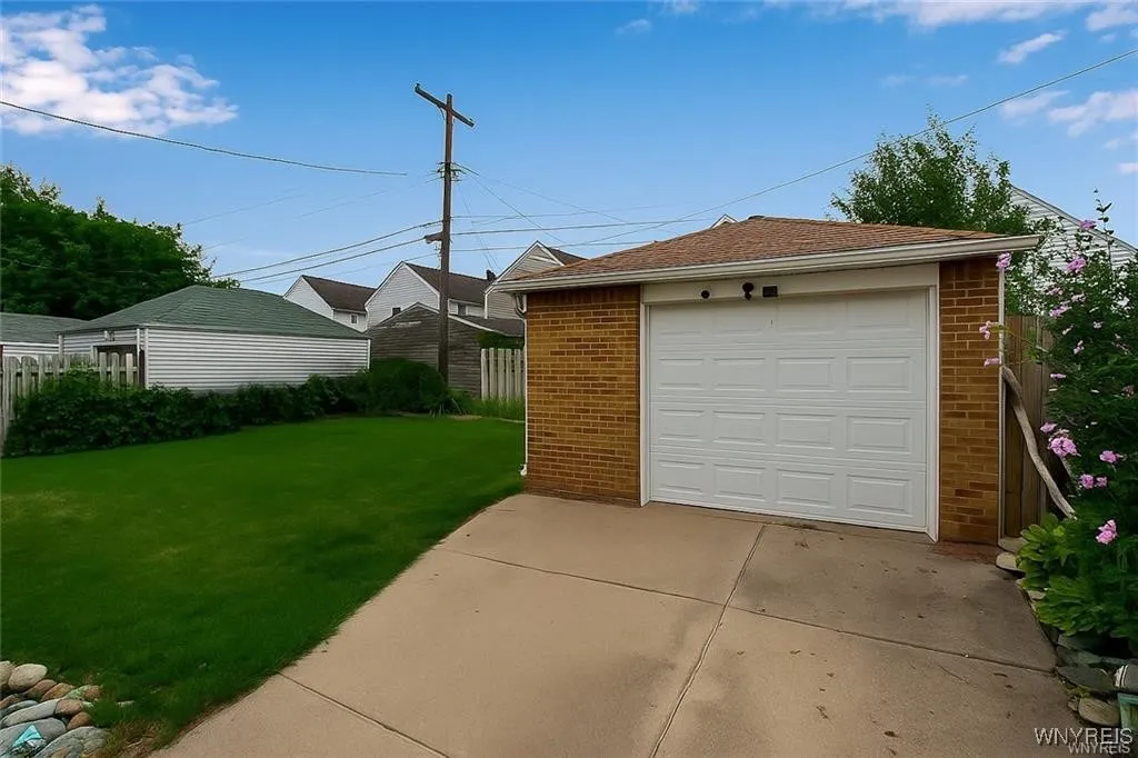 179 Hamilton Boulevard, Tonawanda, New York 14217, Tonawanda, New York 14217, 2 Bedrooms Bedrooms, 4 Rooms Rooms,1 BathroomBathrooms,Residential Lease,For Rent,179 Hamilton Boulevard, Tonawanda, New York 14217,0,B1654626
