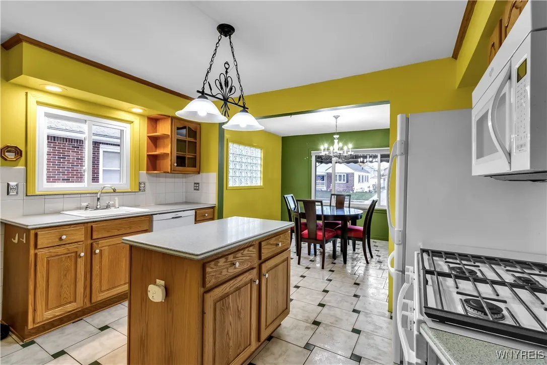 179 Hamilton Boulevard, Tonawanda, New York 14217, Tonawanda, New York 14217, 2 Bedrooms Bedrooms, 4 Rooms Rooms,1 BathroomBathrooms,Residential Lease,For Rent,179 Hamilton Boulevard, Tonawanda, New York 14217,0,B1654626