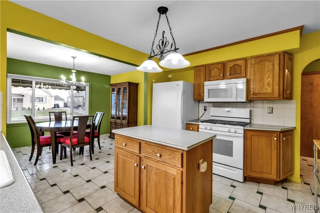 179 Hamilton Boulevard, Tonawanda, New York 14217, Tonawanda, New York 14217, 2 Bedrooms Bedrooms, 4 Rooms Rooms,1 BathroomBathrooms,Residential Lease,For Rent,179 Hamilton Boulevard, Tonawanda, New York 14217,0,B1654626