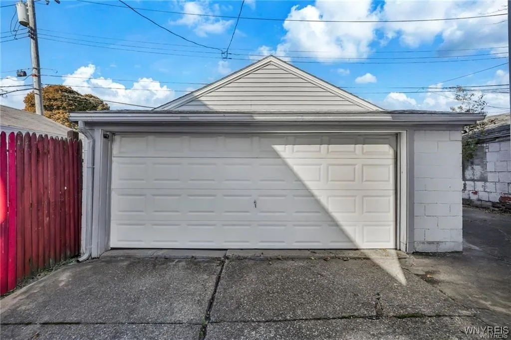 19 Avery Avenue, Buffalo, New York 14216, Buffalo, New York 14216, 4 Bedrooms Bedrooms, ,2 BathroomsBathrooms,Residential,Closed,19 Avery Avenue, Buffalo, New York 14216,0,B1654682