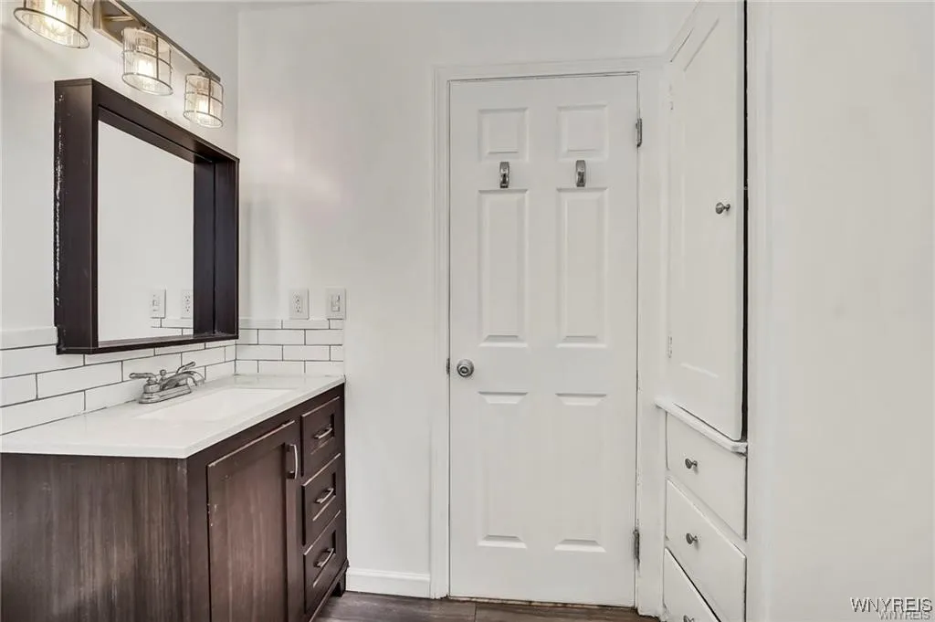 19 Avery Avenue, Buffalo, New York 14216, Buffalo, New York 14216, 4 Bedrooms Bedrooms, ,2 BathroomsBathrooms,Residential,Closed,19 Avery Avenue, Buffalo, New York 14216,0,B1654682