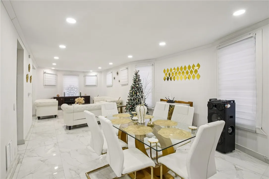 619 Dewey Avenue, Rochester, New York 14613, Rochester, New York 14613, 3 Bedrooms Bedrooms, 7 Rooms Rooms,2 BathroomsBathrooms,Residential,For Sale,619 Dewey Avenue, Rochester, New York 14613,0,R1654379