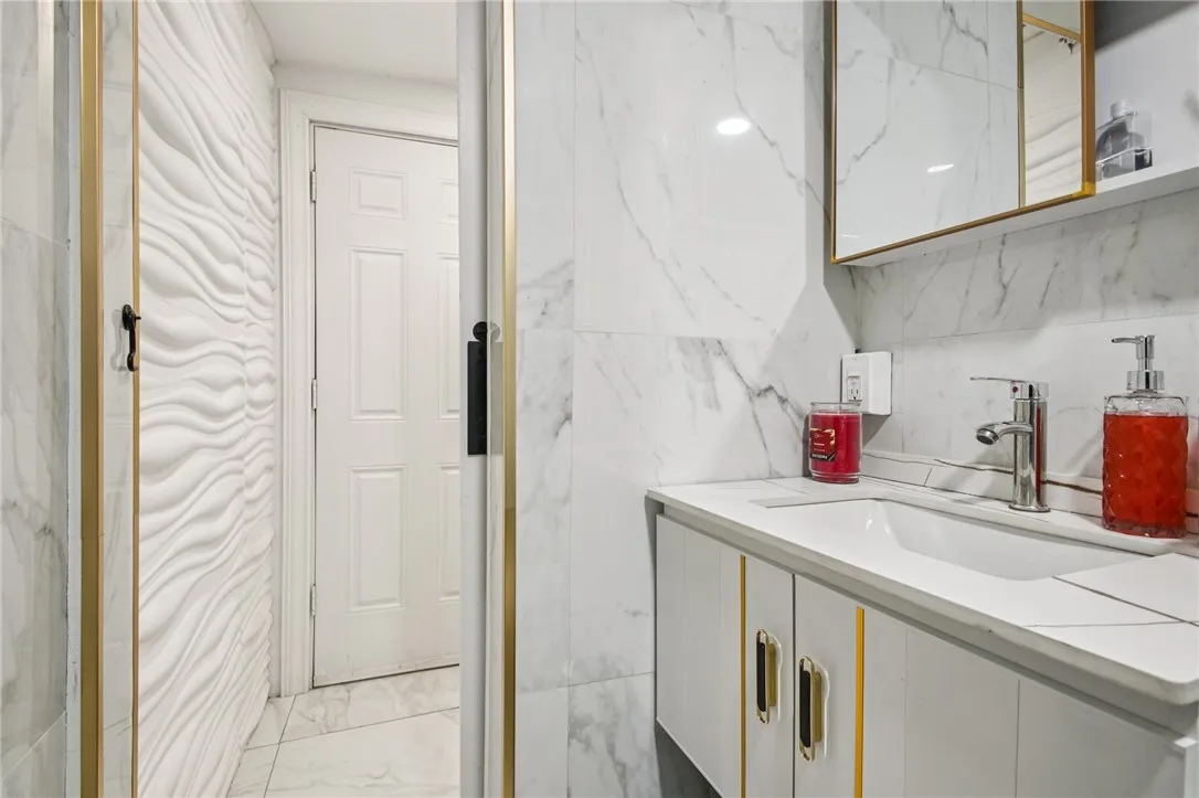 619 Dewey Avenue, Rochester, New York 14613, Rochester, New York 14613, 3 Bedrooms Bedrooms, 7 Rooms Rooms,2 BathroomsBathrooms,Residential,For Sale,619 Dewey Avenue, Rochester, New York 14613,0,R1654379