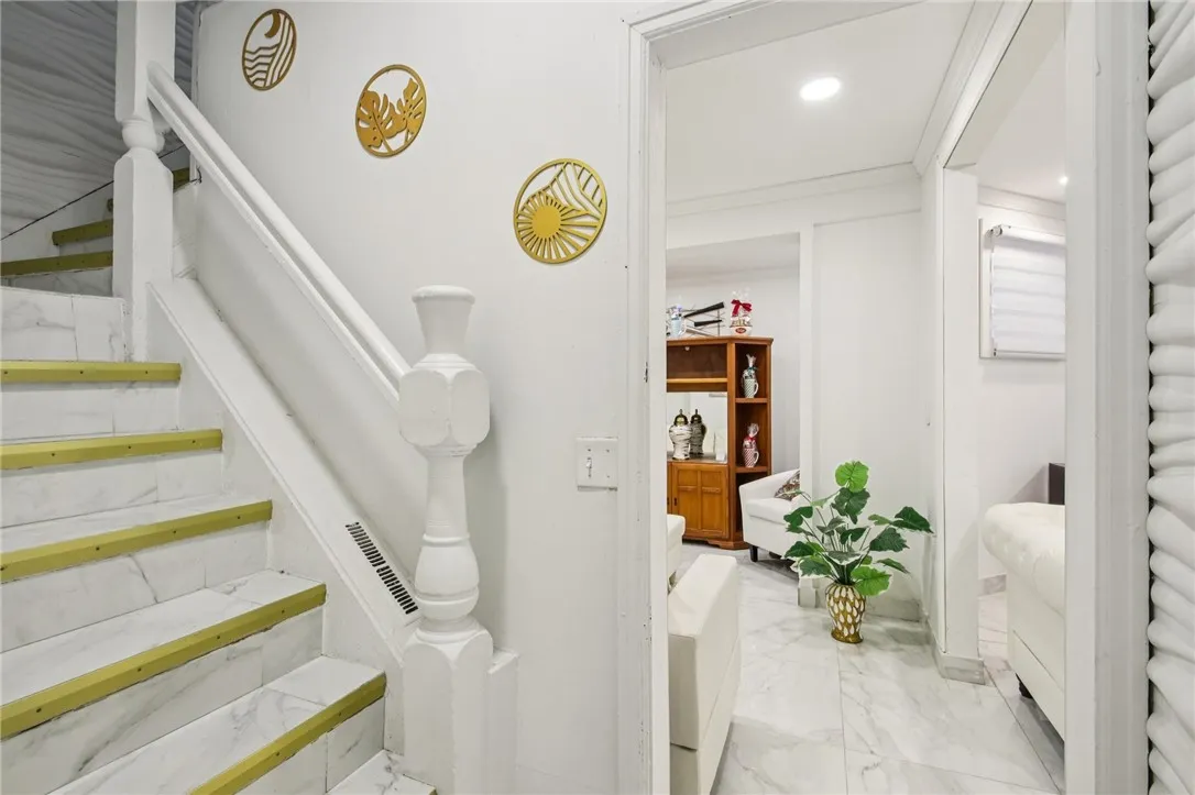 619 Dewey Avenue, Rochester, New York 14613, Rochester, New York 14613, 3 Bedrooms Bedrooms, 7 Rooms Rooms,2 BathroomsBathrooms,Residential,For Sale,619 Dewey Avenue, Rochester, New York 14613,0,R1654379