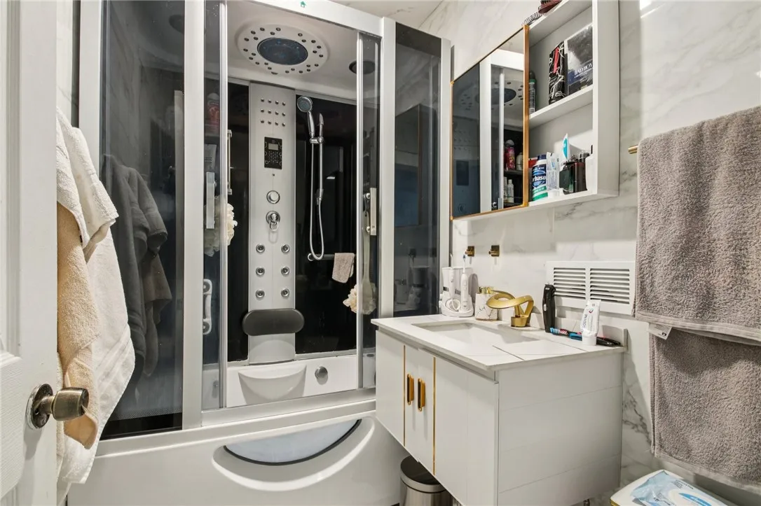 619 Dewey Avenue, Rochester, New York 14613, Rochester, New York 14613, 3 Bedrooms Bedrooms, 7 Rooms Rooms,2 BathroomsBathrooms,Residential,For Sale,619 Dewey Avenue, Rochester, New York 14613,0,R1654379