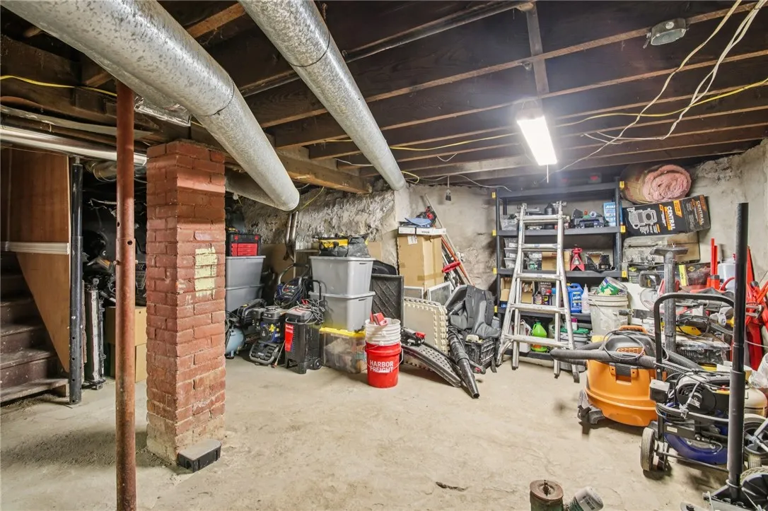 619 Dewey Avenue, Rochester, New York 14613, Rochester, New York 14613, 3 Bedrooms Bedrooms, 7 Rooms Rooms,2 BathroomsBathrooms,Residential,For Sale,619 Dewey Avenue, Rochester, New York 14613,0,R1654379