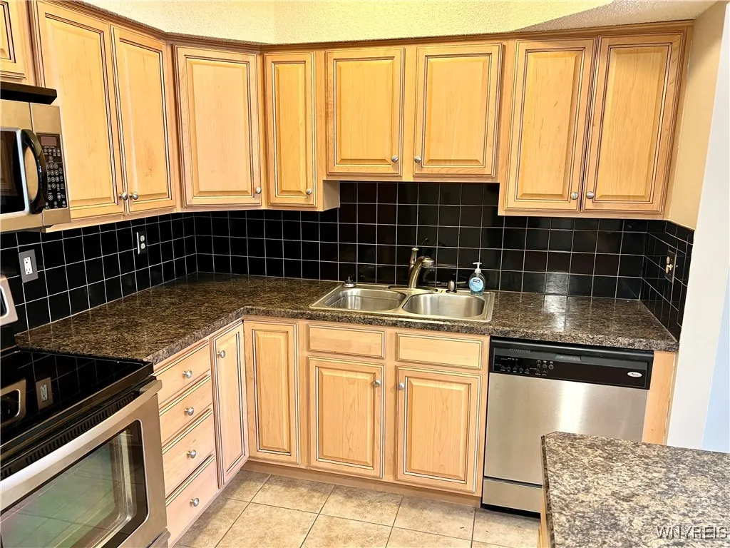 8421 Buffalo Avenue 14, Niagara Falls, New York 14, Niagara Falls, New York 14304, 2 Bedrooms Bedrooms, 4 Rooms Rooms,1 BathroomBathrooms,Residential,Closed,8421 Buffalo Avenue 14, Niagara Falls, New York 14,0,B1654480