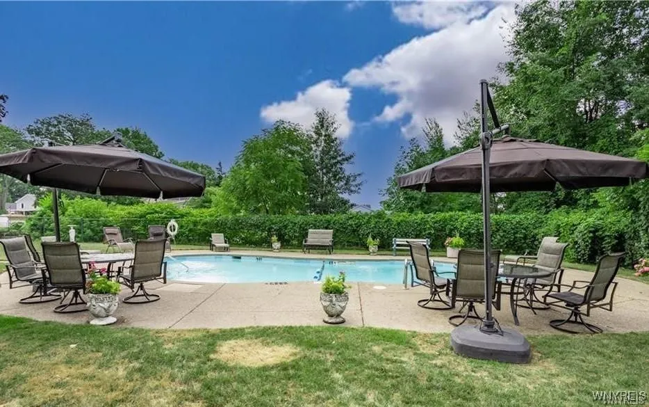 8421 Buffalo Avenue 14, Niagara Falls, New York 14, Niagara Falls, New York 14304, 2 Bedrooms Bedrooms, 4 Rooms Rooms,1 BathroomBathrooms,Residential,Closed,8421 Buffalo Avenue 14, Niagara Falls, New York 14,0,B1654480