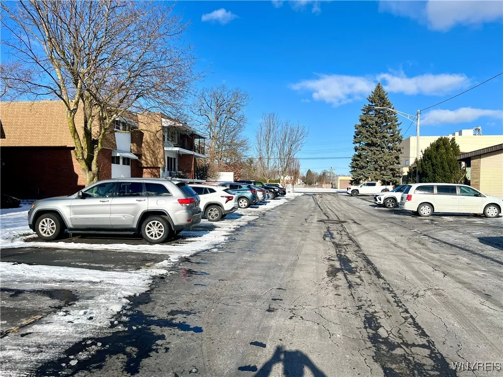 8421 Buffalo Avenue 14, Niagara Falls, New York 14, Niagara Falls, New York 14304, 2 Bedrooms Bedrooms, 4 Rooms Rooms,1 BathroomBathrooms,Residential,Closed,8421 Buffalo Avenue 14, Niagara Falls, New York 14,0,B1654480