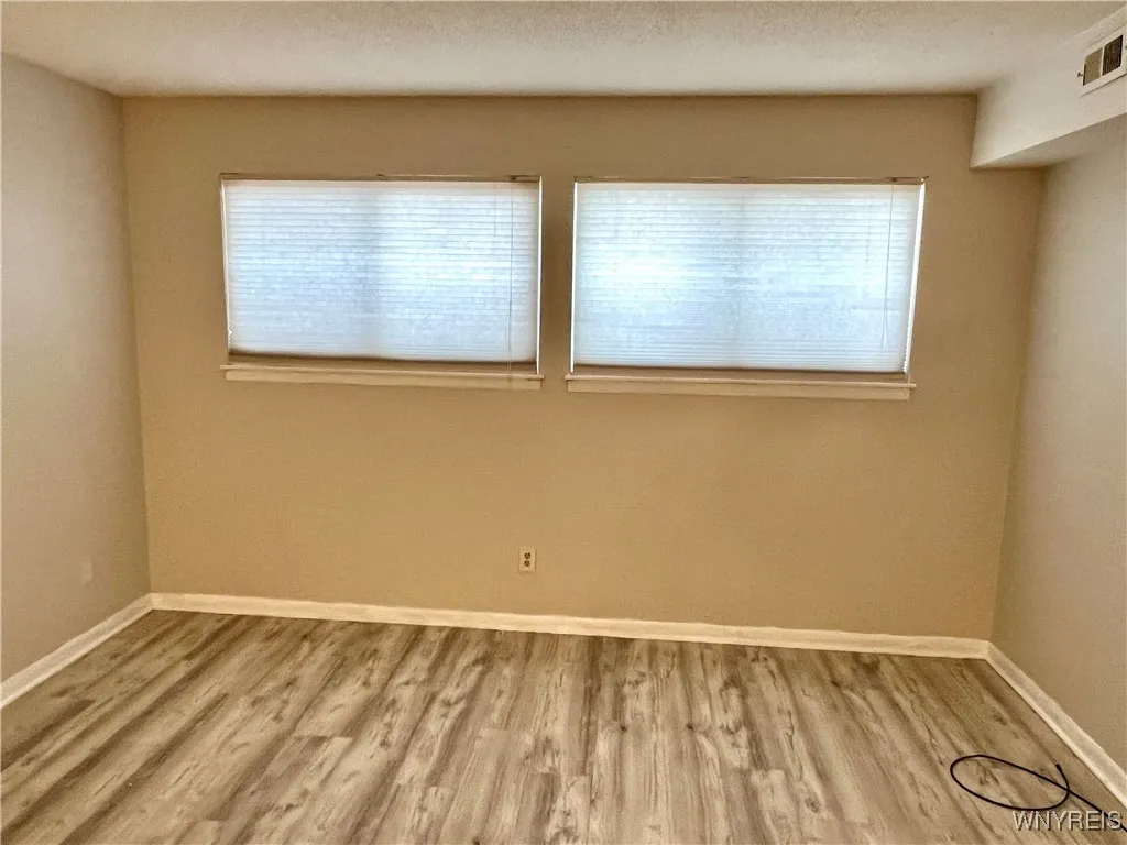 8421 Buffalo Avenue 14, Niagara Falls, New York 14, Niagara Falls, New York 14304, 2 Bedrooms Bedrooms, 4 Rooms Rooms,1 BathroomBathrooms,Residential,Closed,8421 Buffalo Avenue 14, Niagara Falls, New York 14,0,B1654480