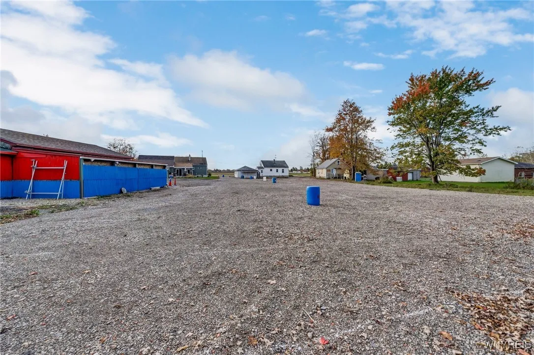 3958 Southwestern Boulevard, Orchard Park, New Yor, Orchard Park, New York 14127, 4 Bedrooms Bedrooms, 8 Rooms Rooms,2 BathroomsBathrooms,Residential,For Sale,3958 Southwestern Boulevard, Orchard Park, New Yor,0,B1654749