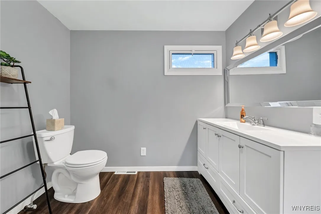 3958 Southwestern Boulevard, Orchard Park, New Yor, Orchard Park, New York 14127, 4 Bedrooms Bedrooms, 8 Rooms Rooms,2 BathroomsBathrooms,Residential,For Sale,3958 Southwestern Boulevard, Orchard Park, New Yor,0,B1654749