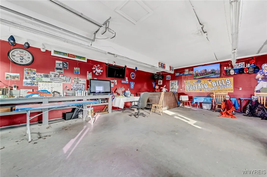 3958 Southwestern Boulevard, Orchard Park, New Yor, Orchard Park, New York 14127, 4 Bedrooms Bedrooms, 8 Rooms Rooms,2 BathroomsBathrooms,Residential,For Sale,3958 Southwestern Boulevard, Orchard Park, New Yor,0,B1654749