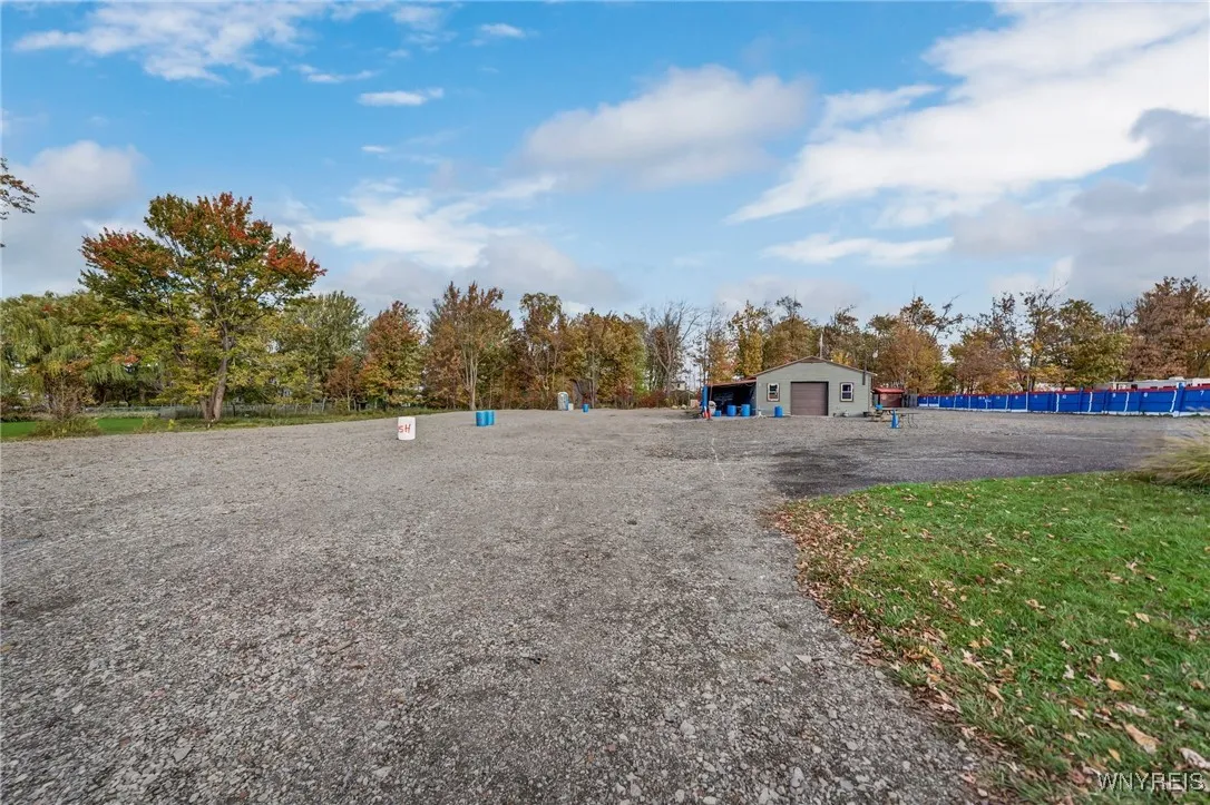 3964 Southwestern Boulevard, Orchard Park, New Yor, Orchard Park, New York 14127, 4 Bedrooms Bedrooms, 7 Rooms Rooms,1 BathroomBathrooms,Residential,For Sale,3964 Southwestern Boulevard, Orchard Park, New Yor,0,B1654758