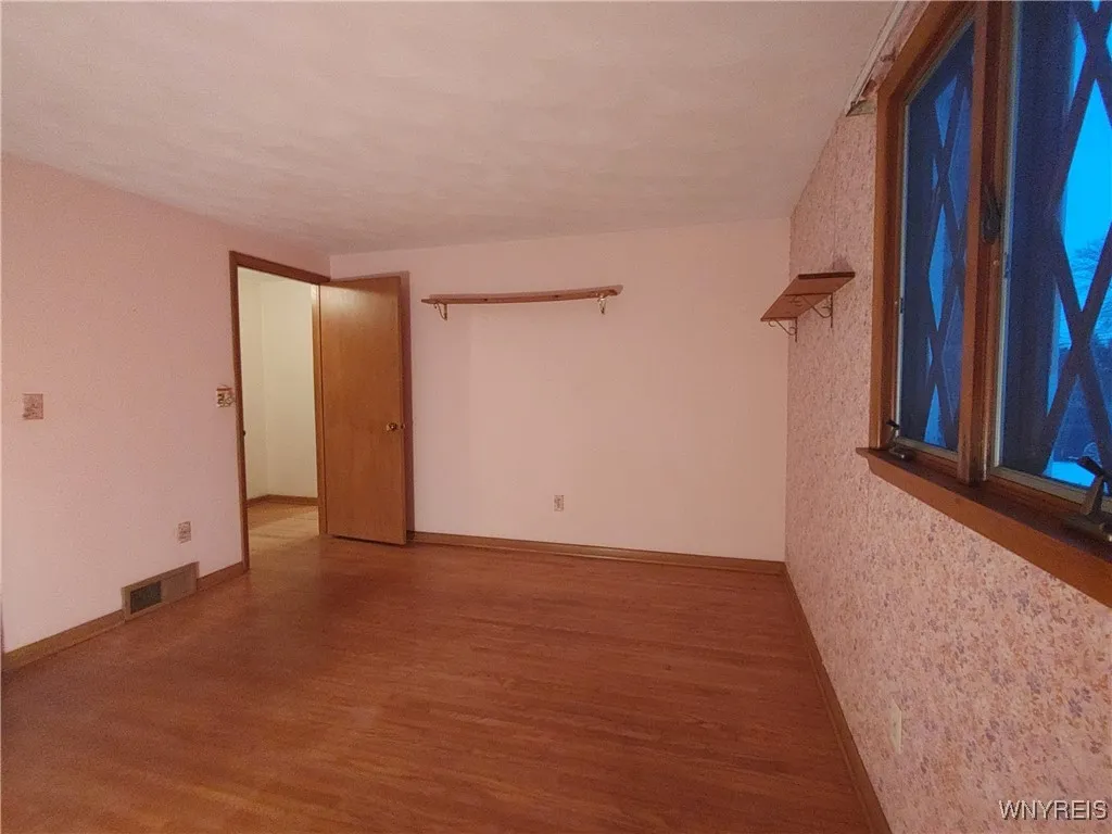 4750 Schurr Road, Clarence, New York 14031, Clarence, New York 14031, 3 Bedrooms Bedrooms, 7 Rooms Rooms,1 BathroomBathrooms,Residential,Closed,4750 Schurr Road, Clarence, New York 14031,0,B1654776