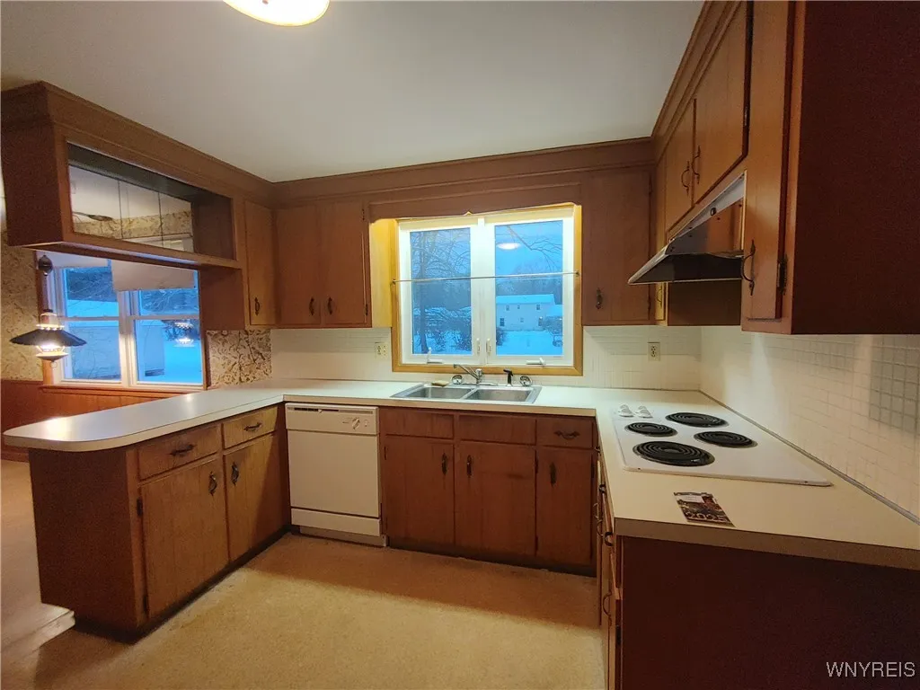 4750 Schurr Road, Clarence, New York 14031, Clarence, New York 14031, 3 Bedrooms Bedrooms, 7 Rooms Rooms,1 BathroomBathrooms,Residential,Closed,4750 Schurr Road, Clarence, New York 14031,0,B1654776