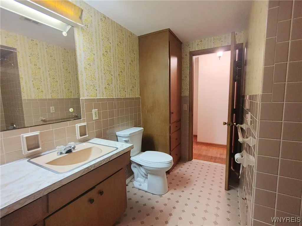 4750 Schurr Road, Clarence, New York 14031, Clarence, New York 14031, 3 Bedrooms Bedrooms, 7 Rooms Rooms,1 BathroomBathrooms,Residential,Closed,4750 Schurr Road, Clarence, New York 14031,0,B1654776