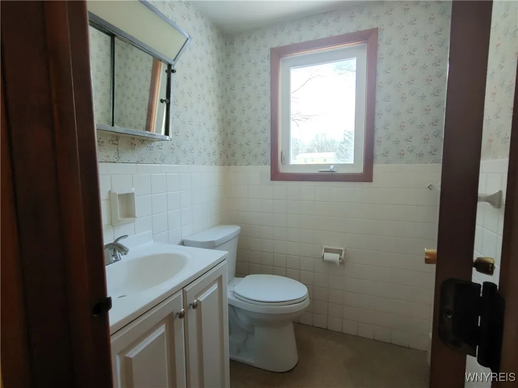 4750 Schurr Road, Clarence, New York 14031, Clarence, New York 14031, 3 Bedrooms Bedrooms, 7 Rooms Rooms,1 BathroomBathrooms,Residential,Closed,4750 Schurr Road, Clarence, New York 14031,0,B1654776