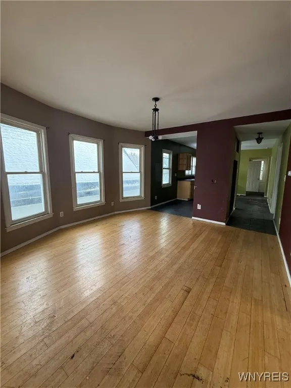 95 Sheffield Avenue, Buffalo, New York 14220, Buffalo, New York 14220, 6 Bedrooms Bedrooms, ,2 BathroomsBathrooms,Residential,Closed,95 Sheffield Avenue, Buffalo, New York 14220,0,B1654821