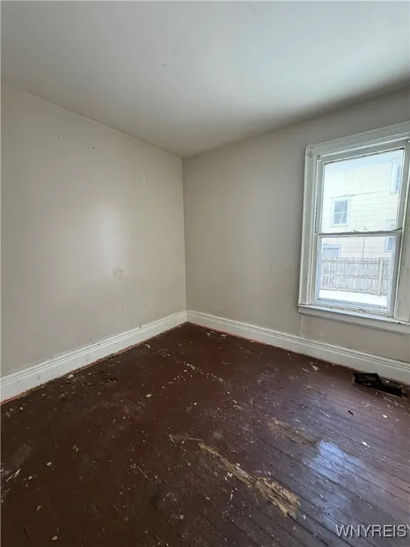 95 Sheffield Avenue, Buffalo, New York 14220, Buffalo, New York 14220, 6 Bedrooms Bedrooms, ,2 BathroomsBathrooms,Residential,Closed,95 Sheffield Avenue, Buffalo, New York 14220,0,B1654821