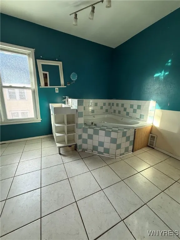 95 Sheffield Avenue, Buffalo, New York 14220, Buffalo, New York 14220, 6 Bedrooms Bedrooms, ,2 BathroomsBathrooms,Residential,Closed,95 Sheffield Avenue, Buffalo, New York 14220,0,B1654821