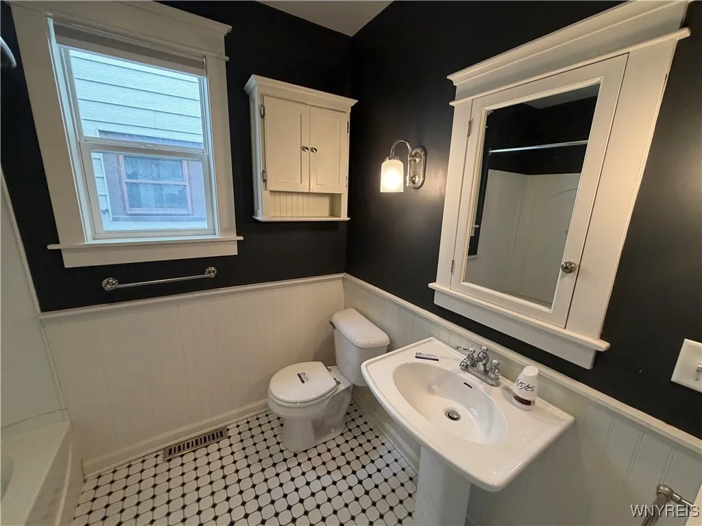 30 Enola Avenue, Tonawanda, New York 14217, Tonawanda, New York 14217, 2 Bedrooms Bedrooms, 5 Rooms Rooms,1 BathroomBathrooms,Residential,Closed,30 Enola Avenue, Tonawanda, New York 14217,0,B1654656