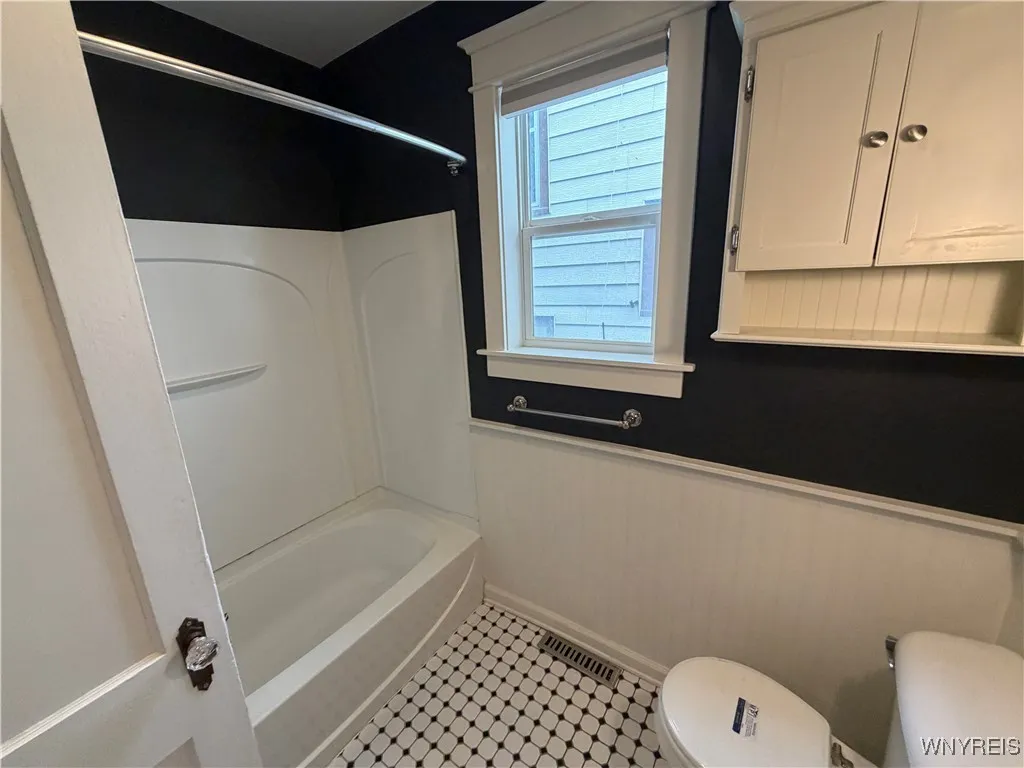 30 Enola Avenue, Tonawanda, New York 14217, Tonawanda, New York 14217, 2 Bedrooms Bedrooms, 5 Rooms Rooms,1 BathroomBathrooms,Residential,Closed,30 Enola Avenue, Tonawanda, New York 14217,0,B1654656