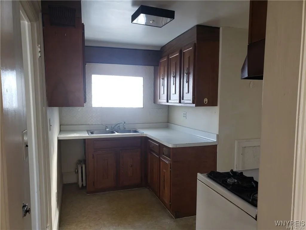7 Beverly - Upper Avenue, Lockport City, New York, Lockport City, New York 14094, 2 Bedrooms Bedrooms, 5 Rooms Rooms,1 BathroomBathrooms,Residential Lease,Closed,7 Beverly - Upper Avenue, Lockport City, New York ,0,B1654898