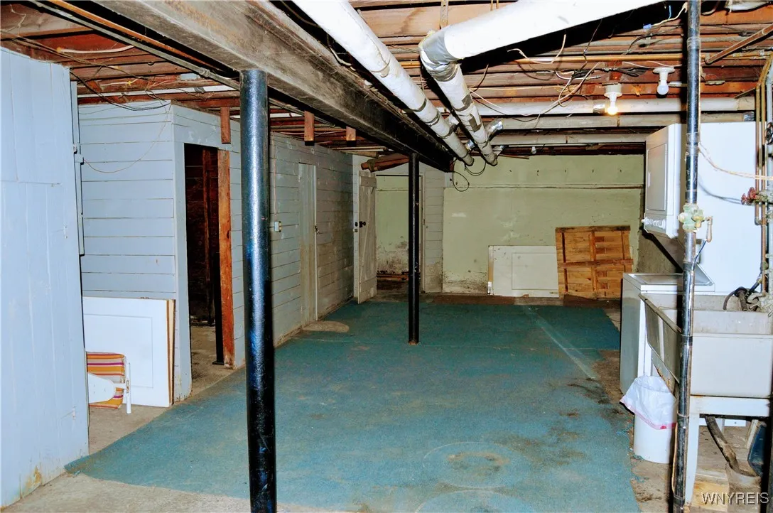 7 Beverly - Upper Avenue, Lockport City, New York, Lockport City, New York 14094, 2 Bedrooms Bedrooms, 5 Rooms Rooms,1 BathroomBathrooms,Residential Lease,Closed,7 Beverly - Upper Avenue, Lockport City, New York ,0,B1654898