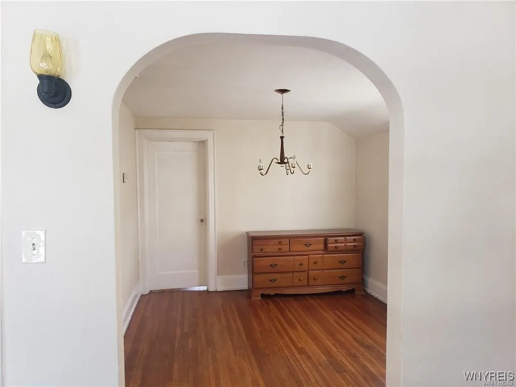 7 Beverly - Upper Avenue, Lockport City, New York, Lockport City, New York 14094, 2 Bedrooms Bedrooms, 5 Rooms Rooms,1 BathroomBathrooms,Residential Lease,Closed,7 Beverly - Upper Avenue, Lockport City, New York ,0,B1654898