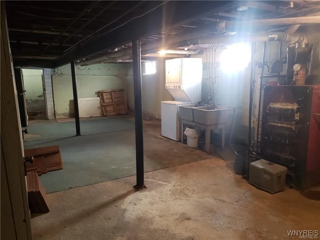 7 Beverly - Upper Avenue, Lockport City, New York, Lockport City, New York 14094, 2 Bedrooms Bedrooms, 5 Rooms Rooms,1 BathroomBathrooms,Residential Lease,Closed,7 Beverly - Upper Avenue, Lockport City, New York ,0,B1654898