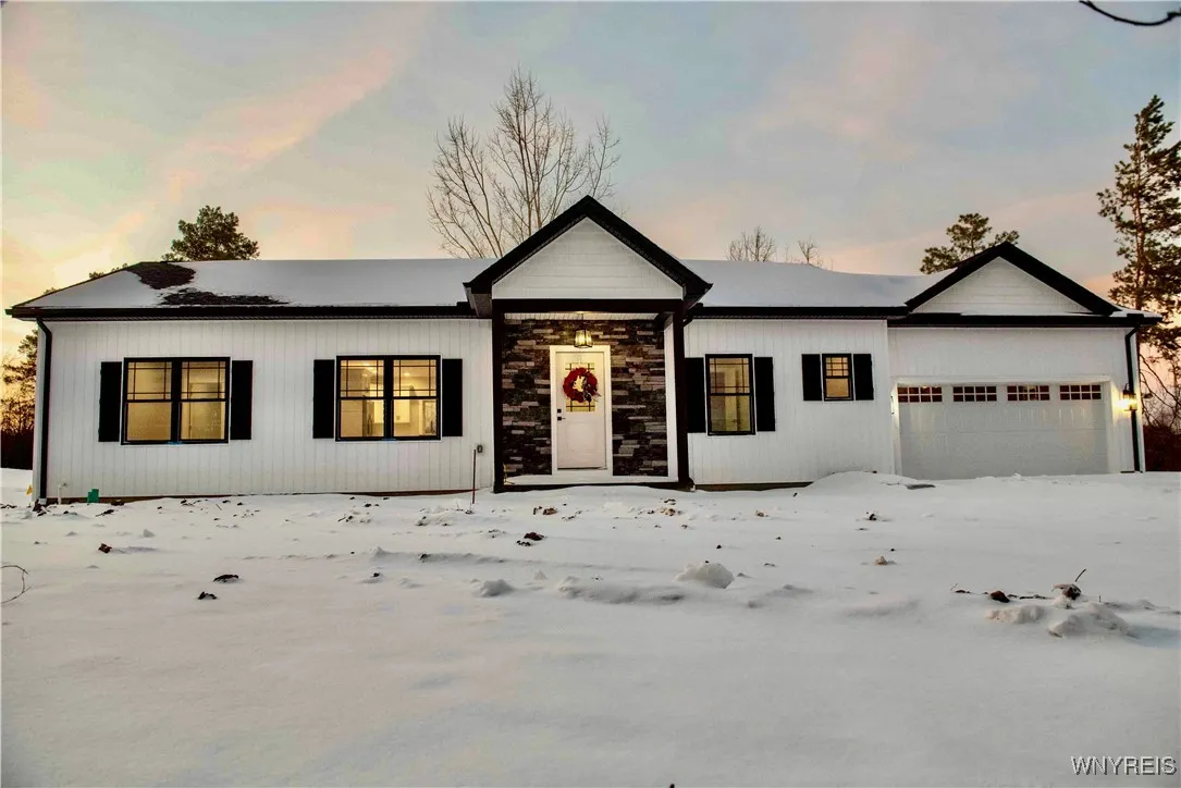 6220 Versailles Road, Hamburg, New York 14085, Hamburg, New York 14085, 3 Bedrooms Bedrooms, 6 Rooms Rooms,2 BathroomsBathrooms,Residential,For Sale,6220 Versailles Road, Hamburg, New York 14085,0,B1655077