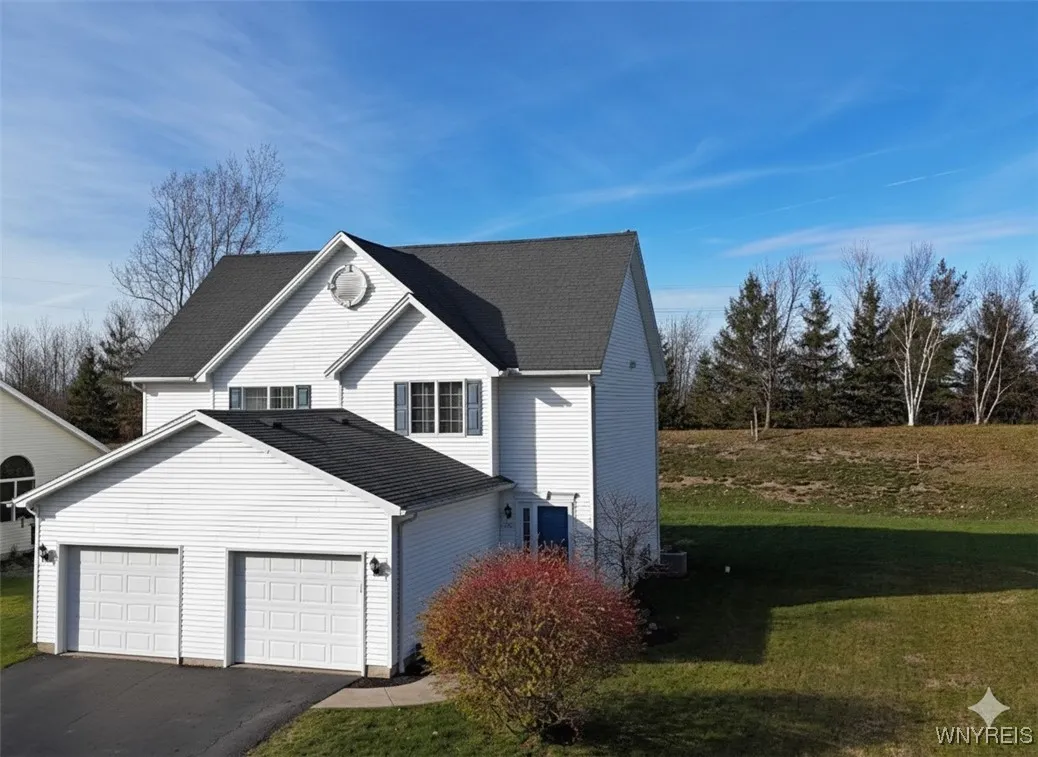 5190 Briercliff Drive, Hamburg, New York 14075, Hamburg, New York 14075, 2 Bedrooms Bedrooms, 5 Rooms Rooms,1 BathroomBathrooms,Residential,Closed,5190 Briercliff Drive, Hamburg, New York 14075,0,B1652592