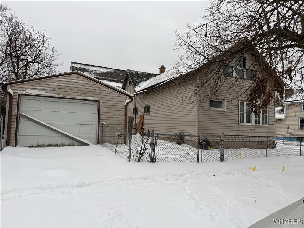 103 Austin Street, Buffalo, New York 14207, Buffalo, New York 14207, 2 Bedrooms Bedrooms, 6 Rooms Rooms,1 BathroomBathrooms,Residential,Closed,103 Austin Street, Buffalo, New York 14207,0,B1655060