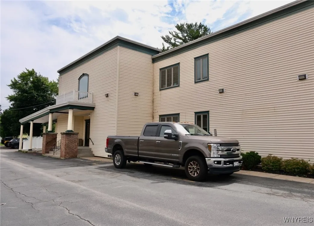 4085 Seneca Street, West Seneca, New York 14224, West Seneca, New York 14224, ,Commercial Lease,For Rent,4085 Seneca Street, West Seneca, New York 14224,0,B1655246