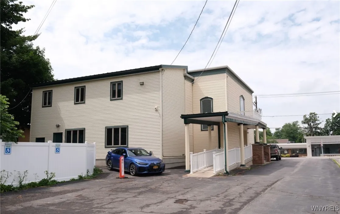 4085 Seneca Street, West Seneca, New York 14224, West Seneca, New York 14224, ,Commercial Lease,For Rent,4085 Seneca Street, West Seneca, New York 14224,0,B1655246